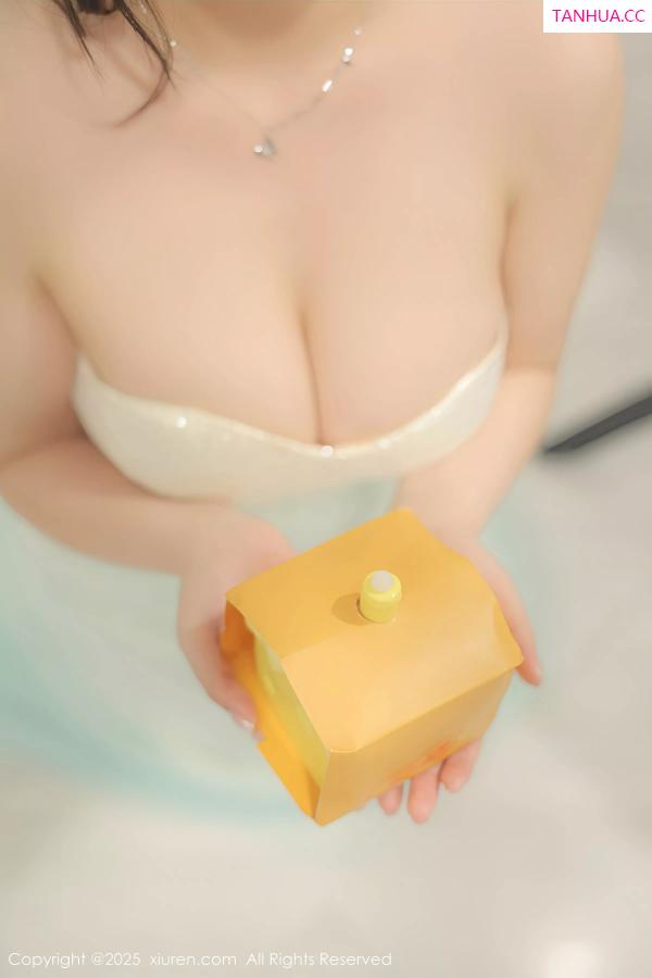   [XiuRen]高清写真图 2025.04.29 No.10222 蛋蛋宝 马来西亚旅拍第3张图片